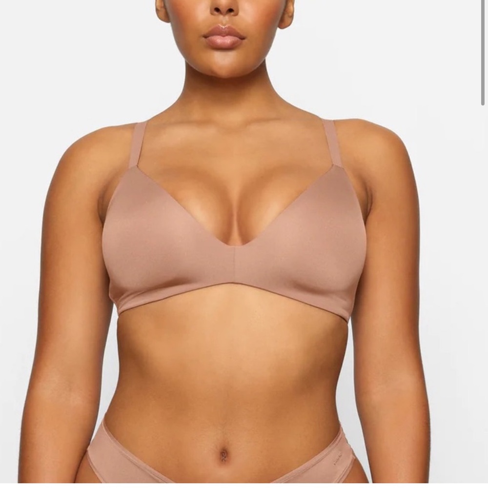 NWT SKIMS Wireless Form Fits Everybody T-Shirt Bra in Sienna 34b $54
